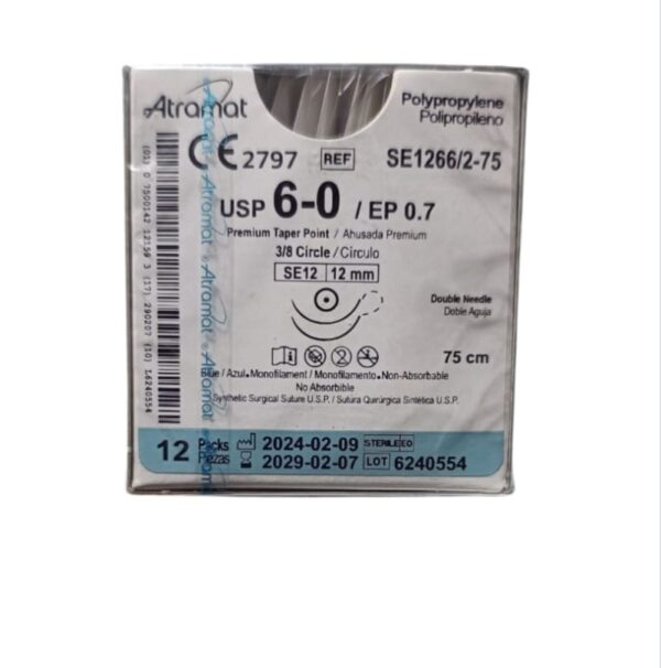 *Aguja Cirugía Atromat*: 12 piezas de agujas quirúrgicas de poliuretano, punta curva 3/8 de circunferencia, diámetro 0.7 mm, 75 cm de longitud, no absorbible, esterilizadas, para suturas en cirugía general.